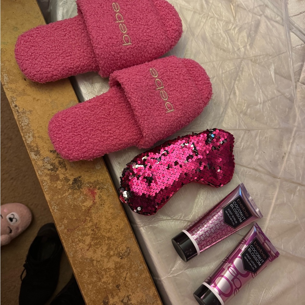 Bebe Fuchsia Slippers and Sequin Eye Mask Set